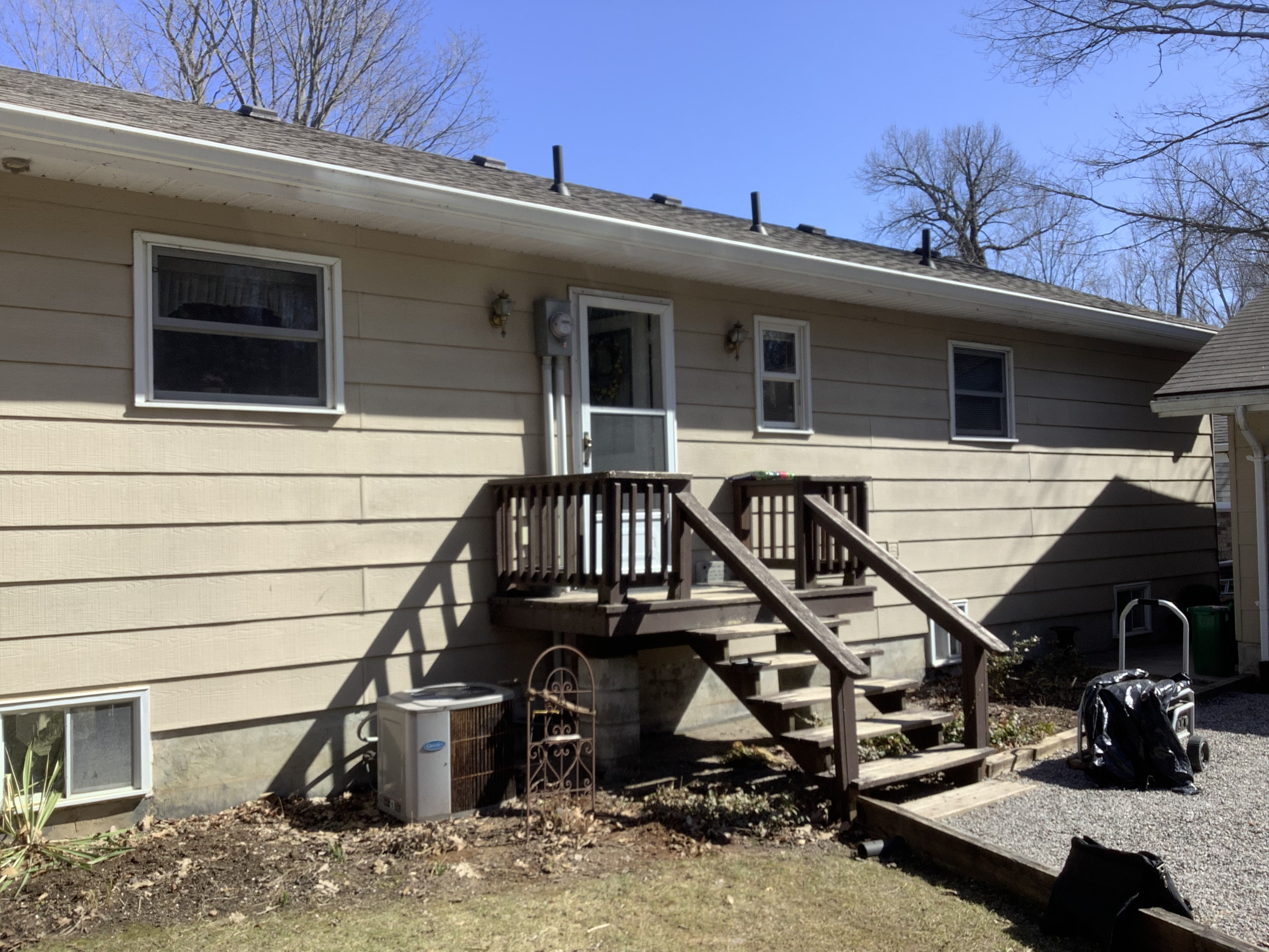 Home before the second-floor primary suite addition